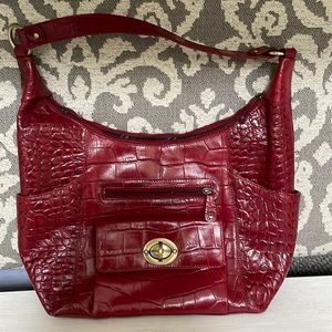 Croco embossed leather shoulder bag. Made in Italy